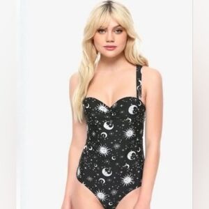 HOT TOPIC Black & White Celestial Swimsuit Size Large NWOT Firm
